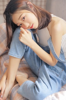 秘书在胯下娇喘呻吟